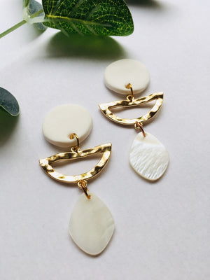 Open image in slideshow, Leilani Gold Seashell Geometric Earrings
