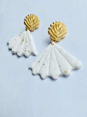 Open image in slideshow, Lola Seashell style Fan Earrings
