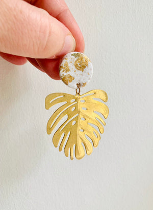 Open image in slideshow, Gabriela Monstera Gold Flake Statement Earrings
