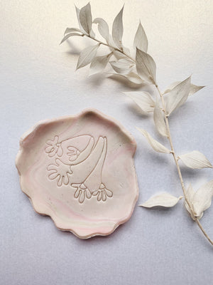 Open image in slideshow, Seashell Polymer Clay Trinket Dish
